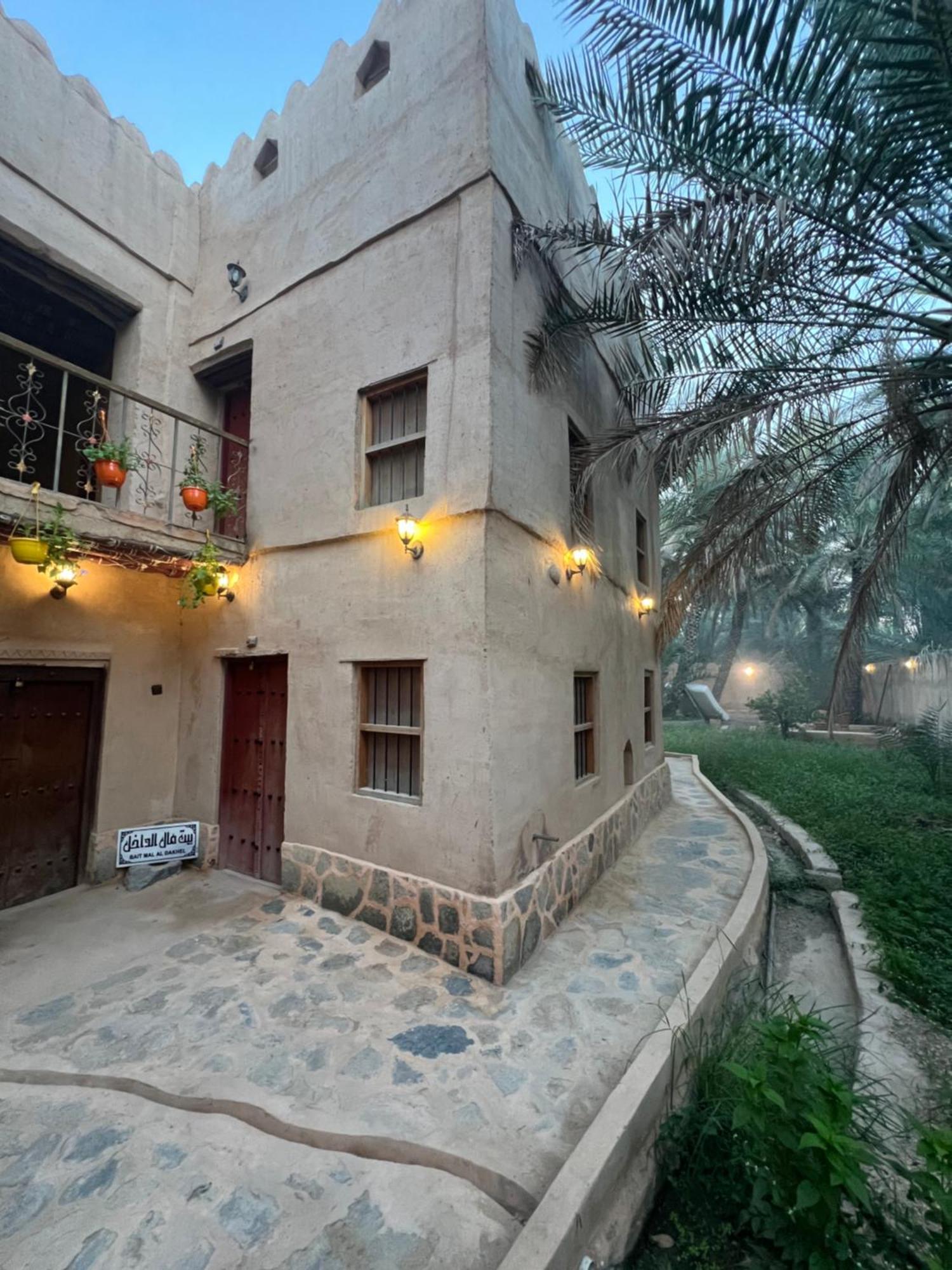 Pensiune Mall Aldakhil House Al Ḩamrāʼ